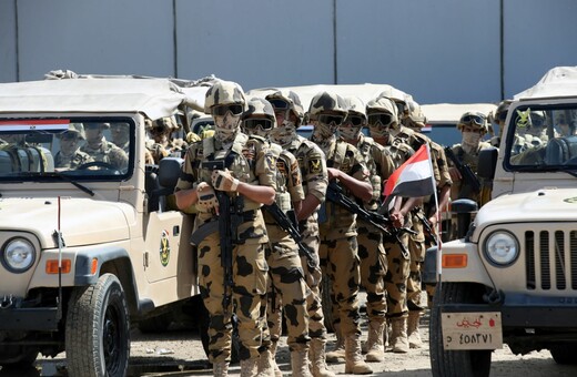 Η Αίγυπτος αυξάνει το επίπεδο ετοιμότητας του στρατού της στα σύνορα με τη Γάζα