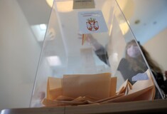 Σερβία: Με καταγγελίες για απόπειρες νοθείας έκλεισαν οι κάλπες των δημοτικών εκλογών