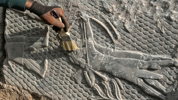 Ασσυριακά πέτρινα ανάγλυφα βρέθηκαν στη Νινευή ανάμεσα στα ερείπια που άφησε το Ισλαμικό Κράτος 