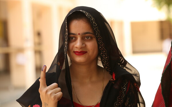 Ινδία: Από σήμερα η τρίτη φάση των εκλογών με τους 970 εκ. ψηφοφόρους
