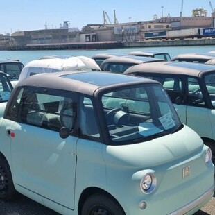 «Πόλεμος» Μελόνι κατά αυτοκινητοβιομηχανίας Stellantis: Κατασχέθηκαν δεκάδες Fiat Topolino από το Μαρόκο